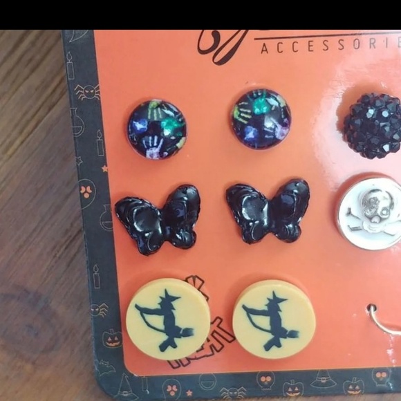 2 Packs of Halloween Earrings Cats Witches - Picture 4 of 5